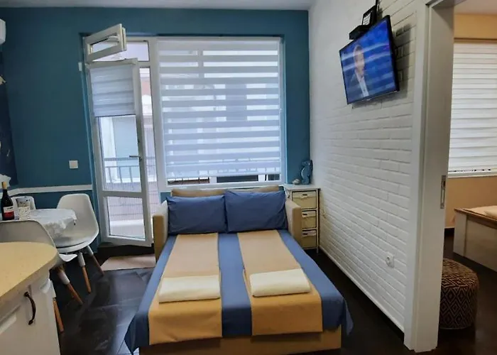 нава 8 Apartment Burgas